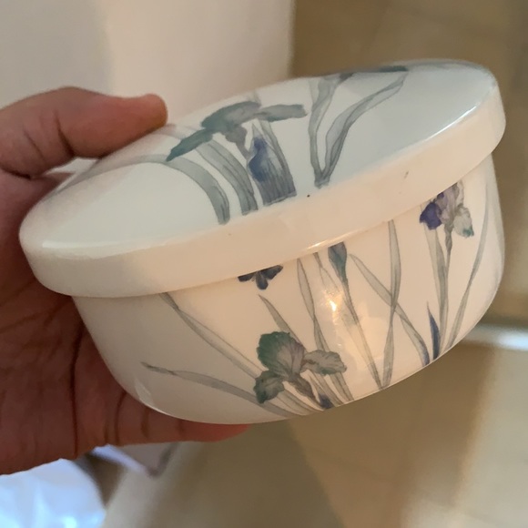 Floral Ceramic Pot - Picture 7 of 9